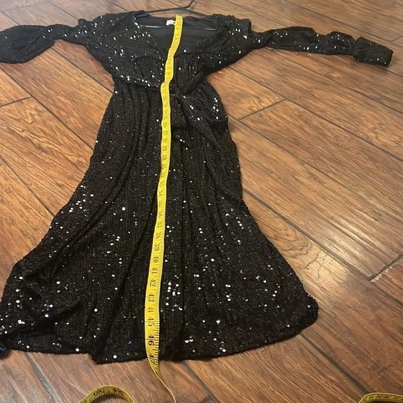 ▶️ Anne Klein ◀️ Black Sequin Surplice Midi Dress. Size 4
